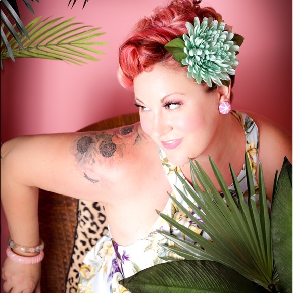 Meet your Posher, Destiny - Picture 1 of 3